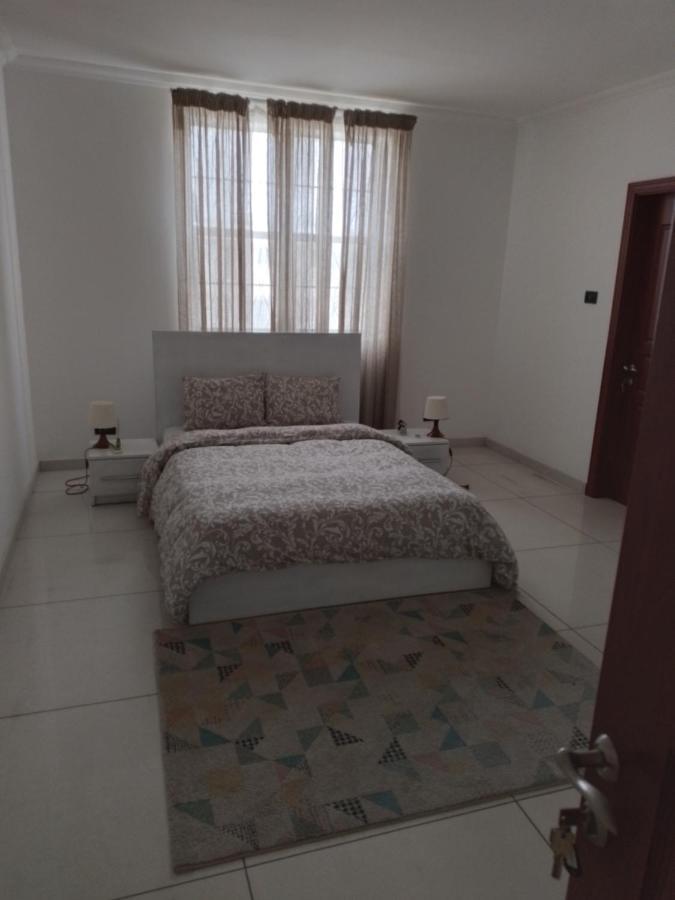 Tricia'S Place - One Family At A Time Apartment Accra Ngoại thất bức ảnh