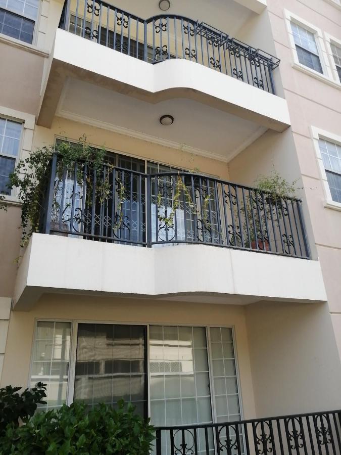 Tricia'S Place - One Family At A Time Apartment Accra Ngoại thất bức ảnh