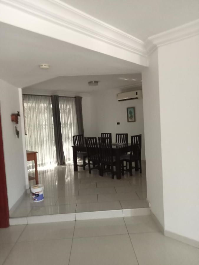 Tricia'S Place - One Family At A Time Apartment Accra Ngoại thất bức ảnh